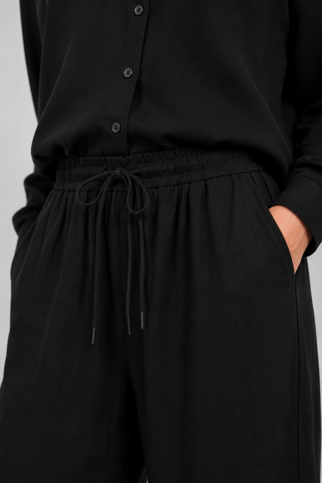 Noir Linen Pants